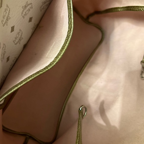 MCM Visetos Princess Lion Tote Bag w/COA Approx. 14 x 11 x 5.5 - Picture 10 of 17